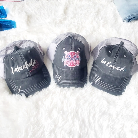 EMBROIDERED TRUCKER HAT - Picture 2 of 6